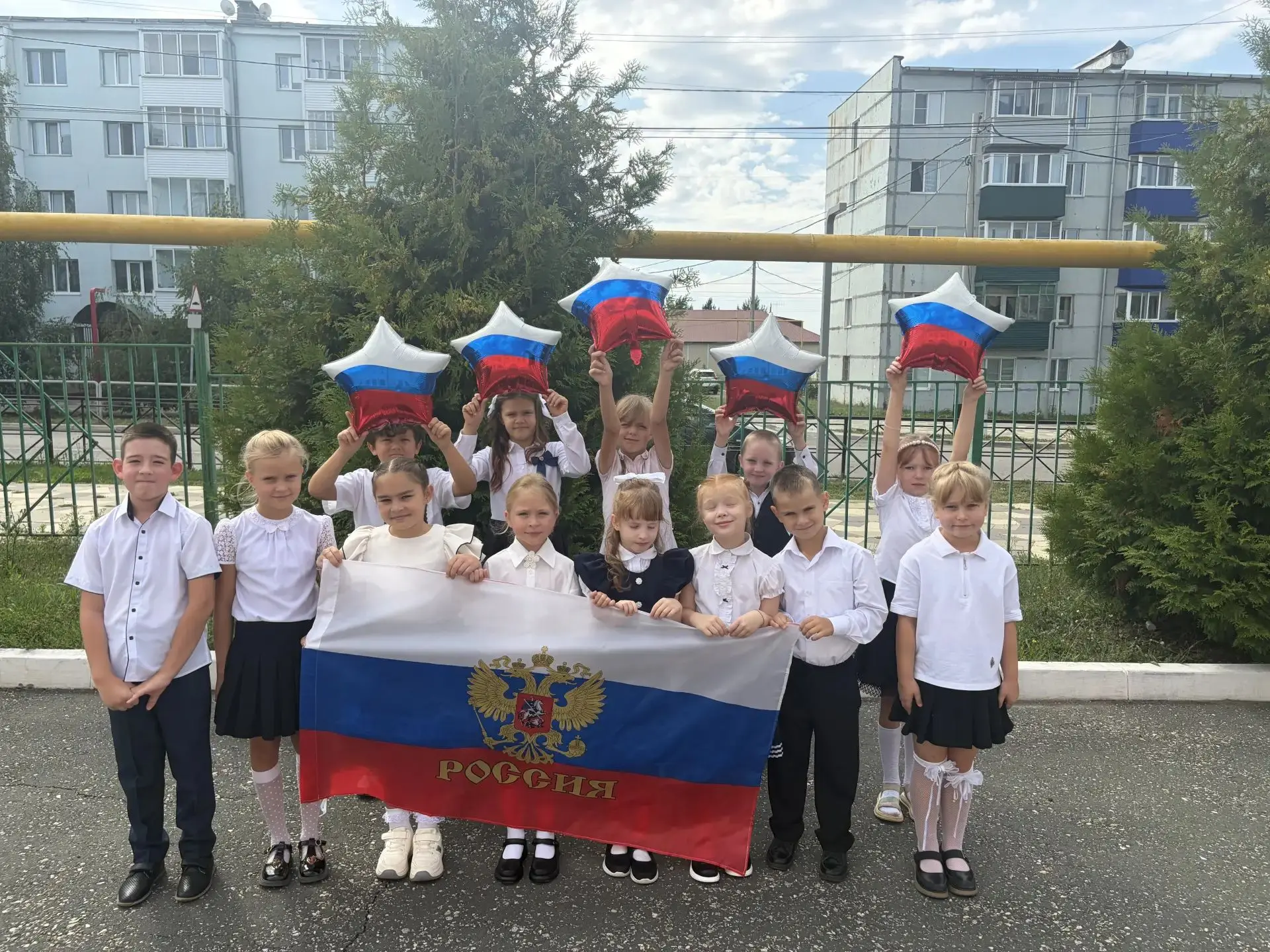 🇷🇺20 августа для учеников 2 «А» класса школы № 11 г. Октябрьска прошло праздничное ме...