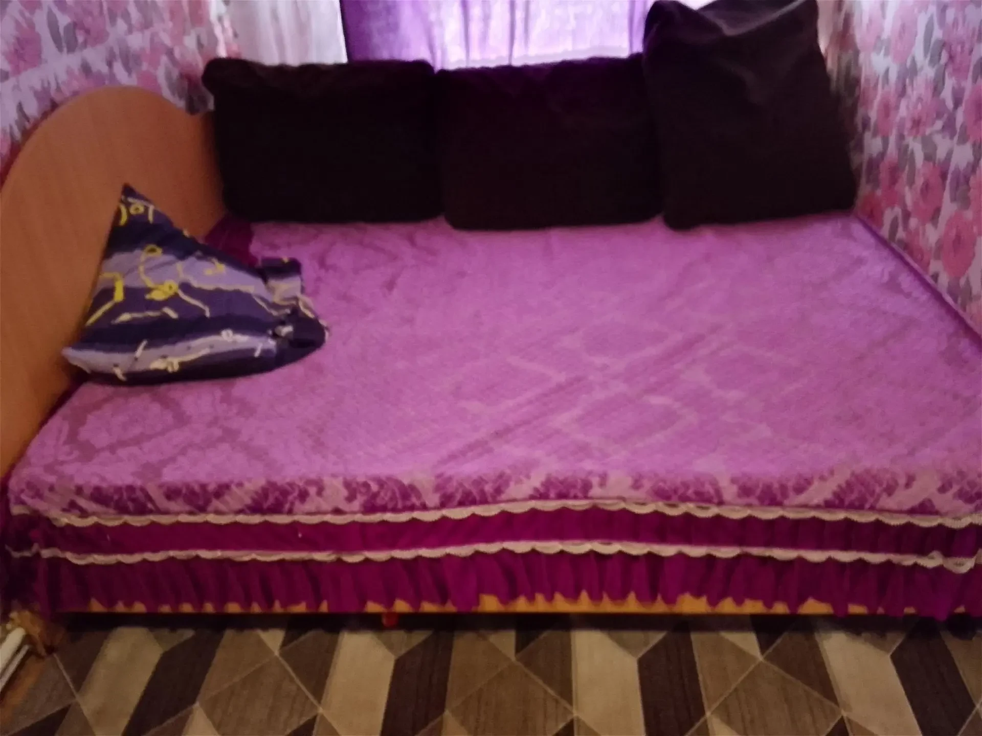 1.Продам кровать