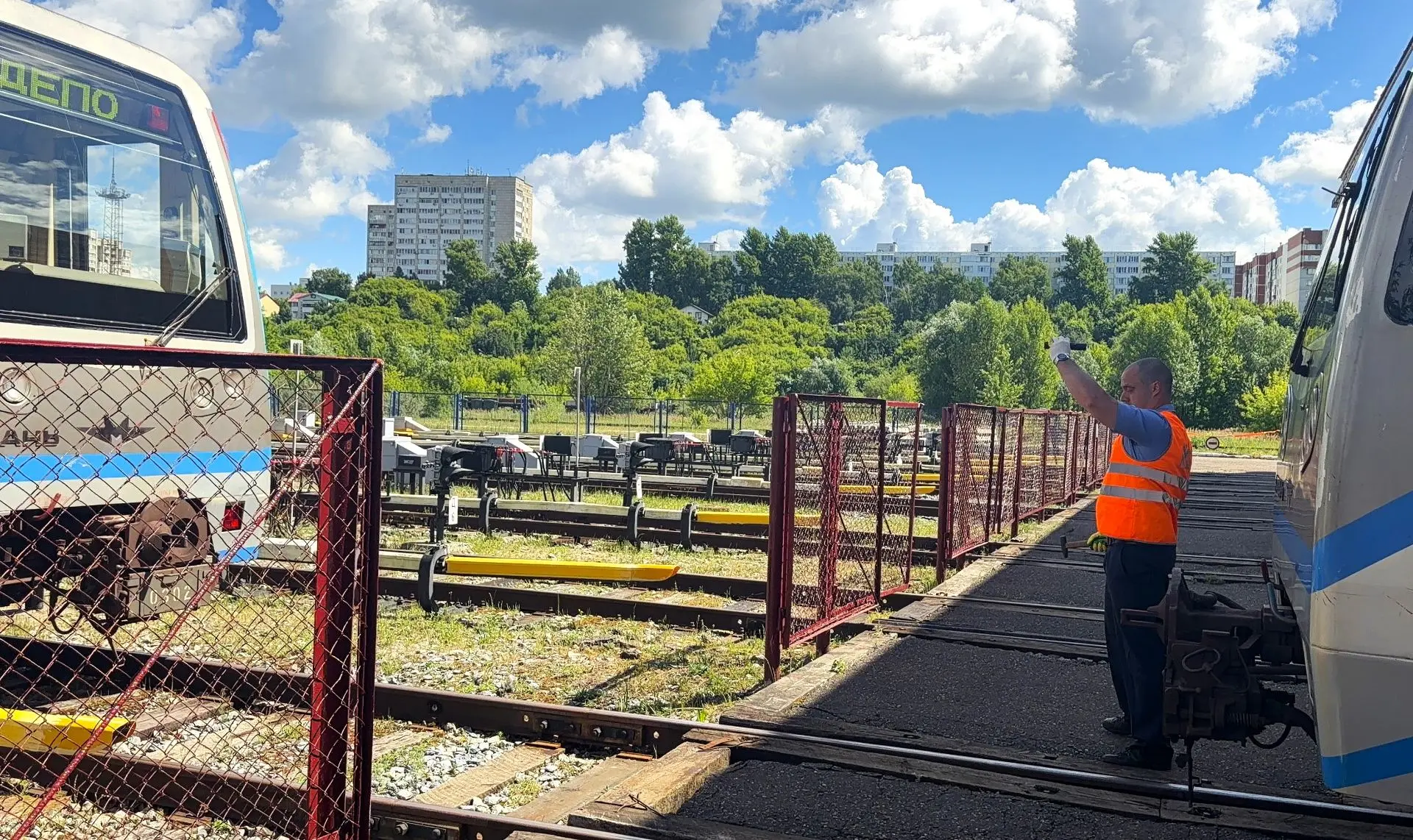 ✨ От теории к мастерству

🚇 В тёплое время года в Электродепо МУП «Метроэлектротранс» с машинистами