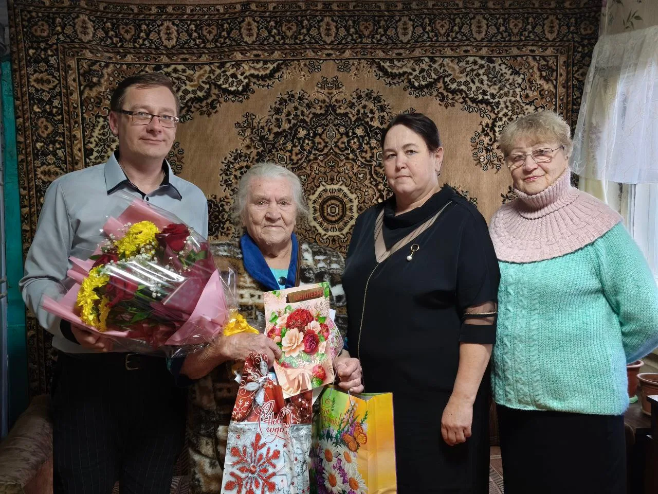 🌹21 января Марии Александровне Веселовой из с.Серапиха исполнилось 95 лет.