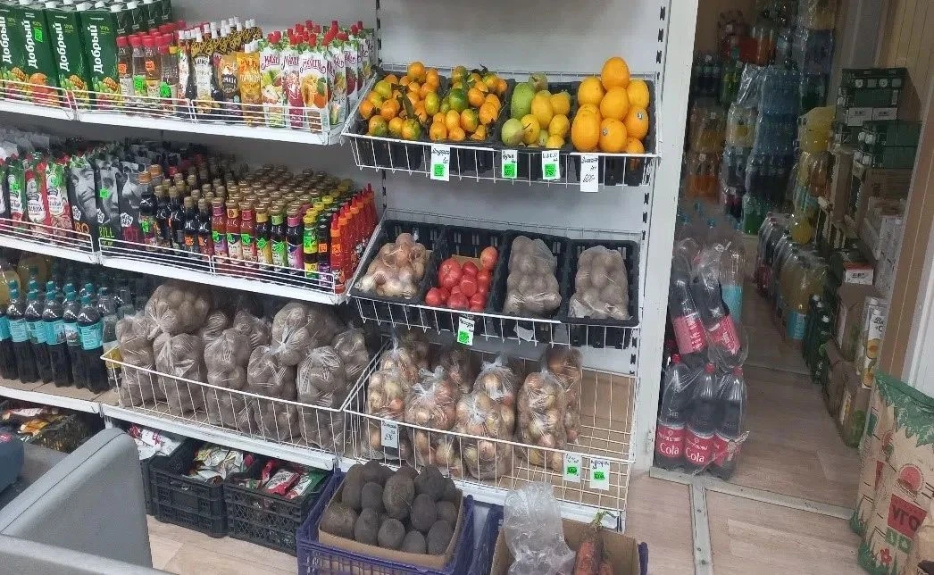 В Хатангу завезли продукты питания и товары первой необходимости в рамках навигации 202...
