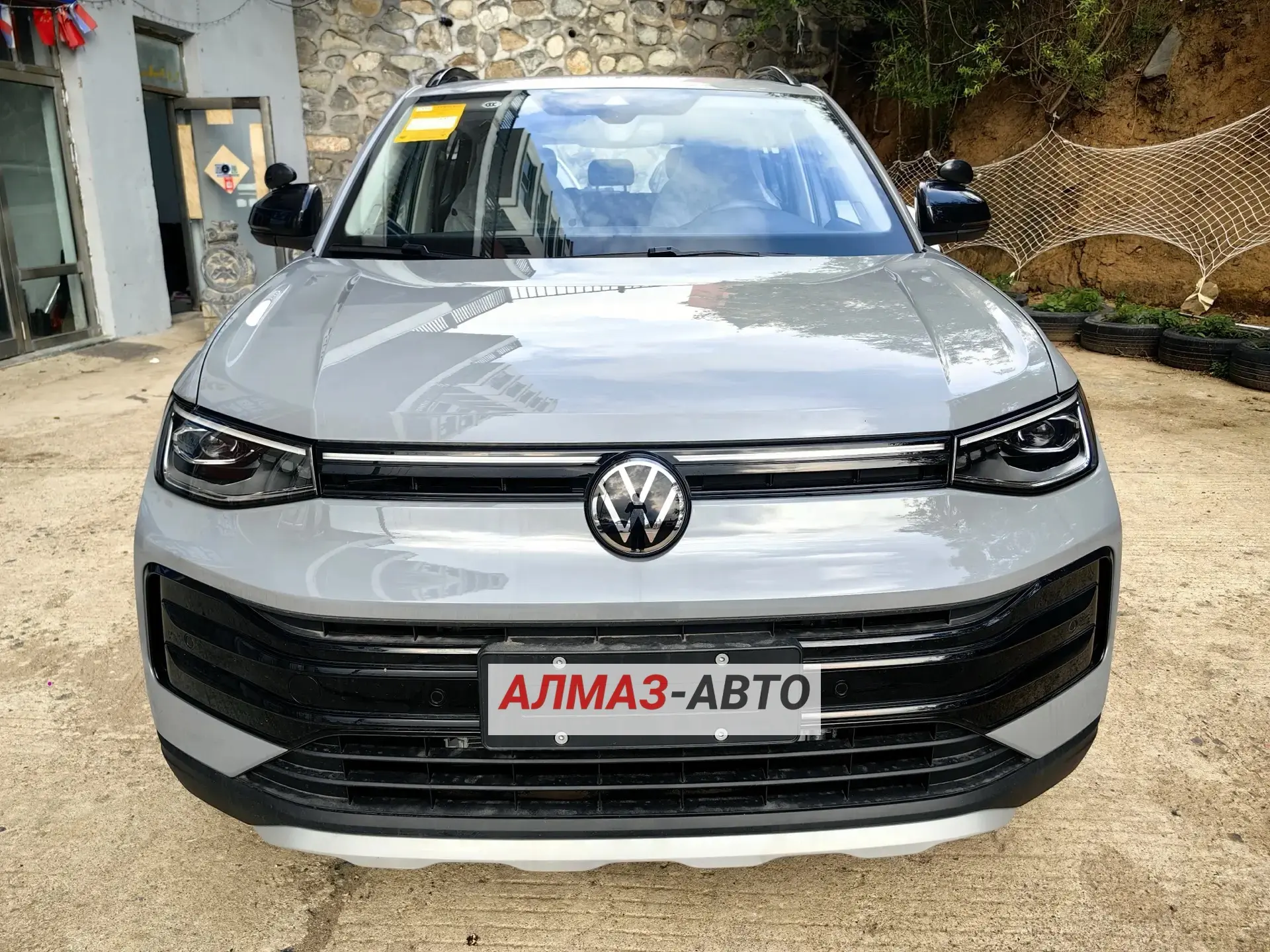 VOLKSWAGEN Thary XR