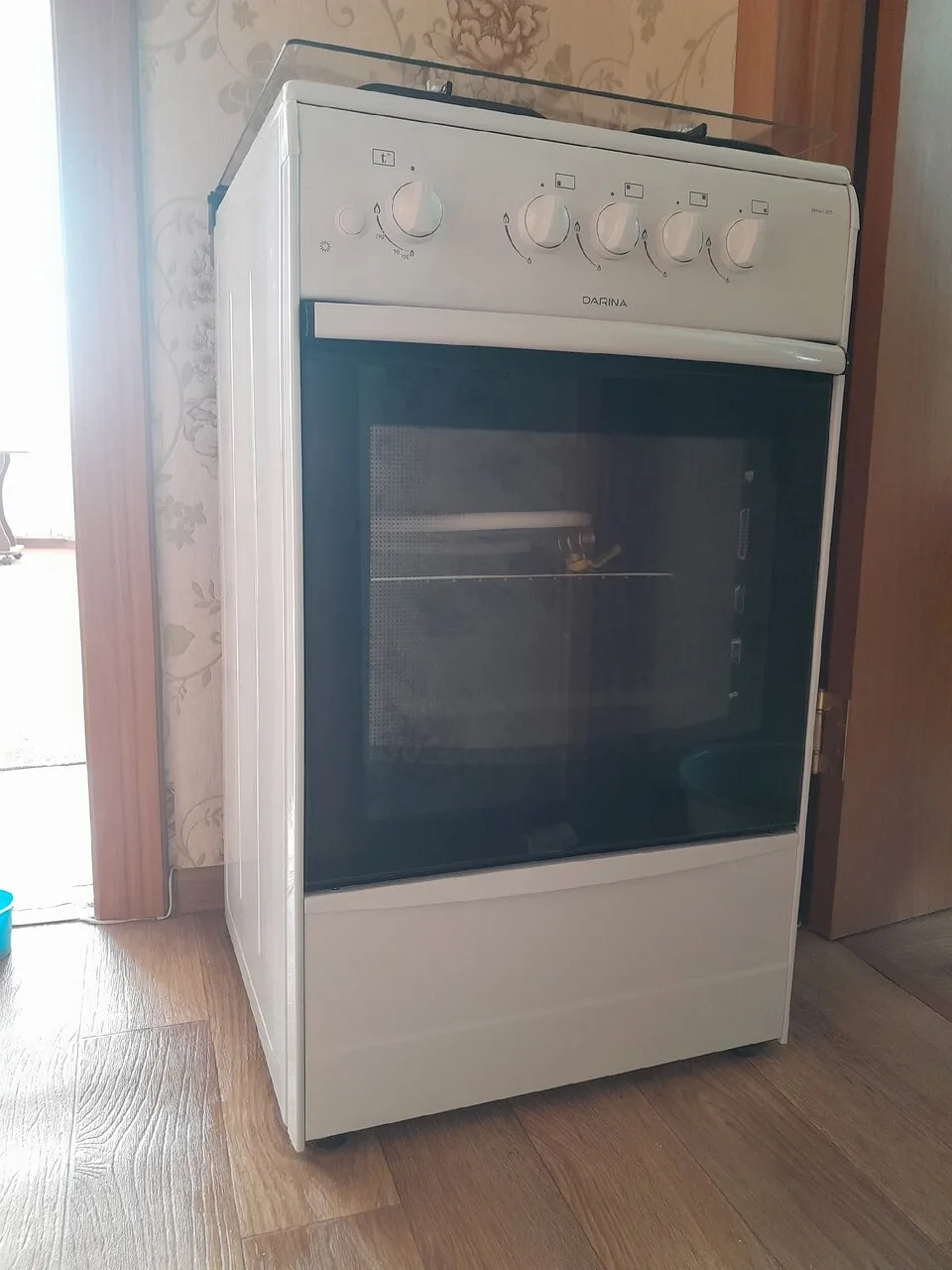 Продам газплиту"Дарина", новая, шланг и кран отдам, цена 15000р. Тел.89030824317