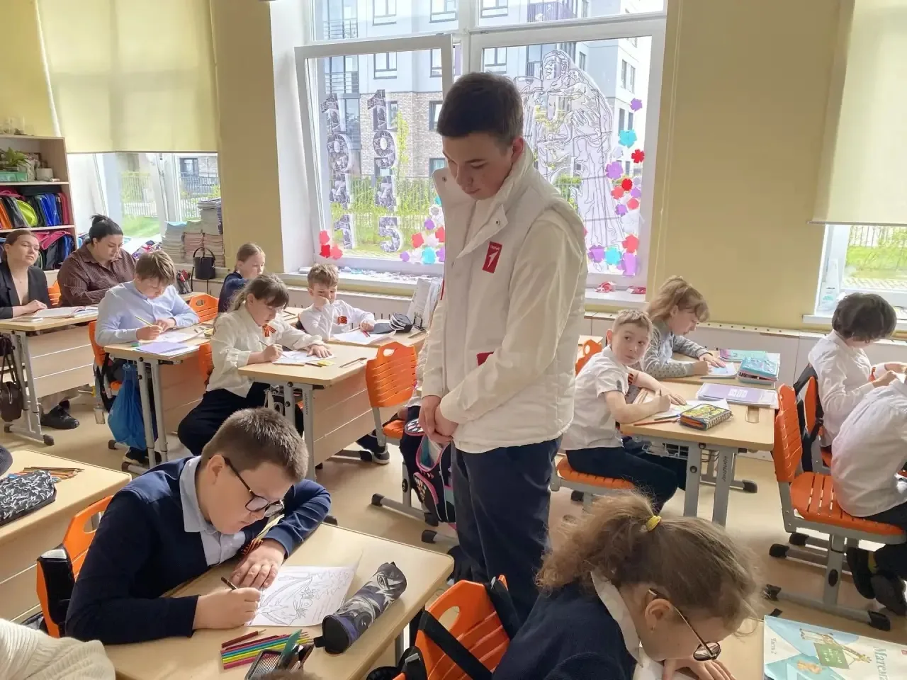 🇷🇺 История России оживает в твоих руках. 🎨  🎖️ За каждым символом Победы стоят подвиги защитников От