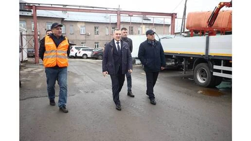На дорогах Новосибирска в этом сезоне будут убирать снег более 500 машин