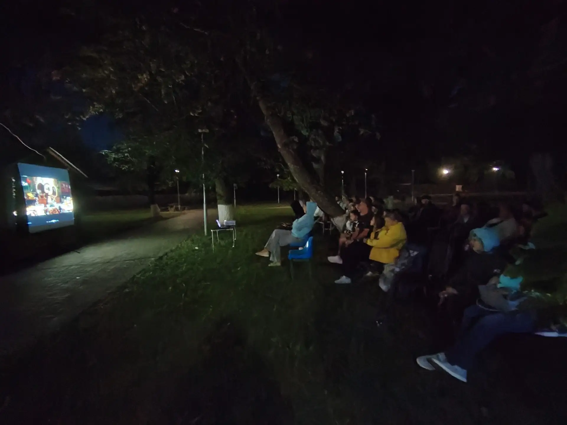 🎉 Кино‑вечер в городском парке! 🎉