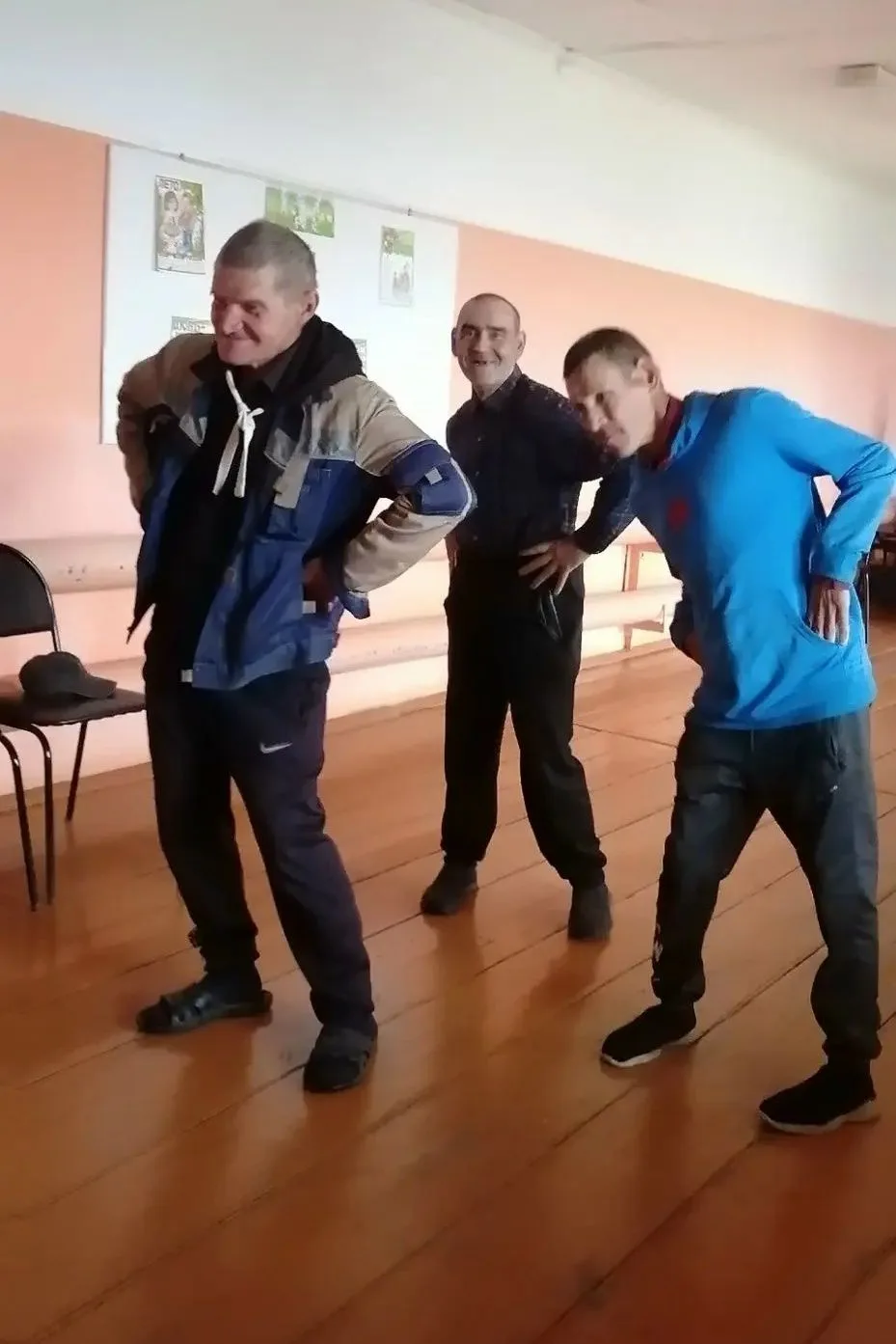 Сначала на зарядку, а потом собирать урожай!