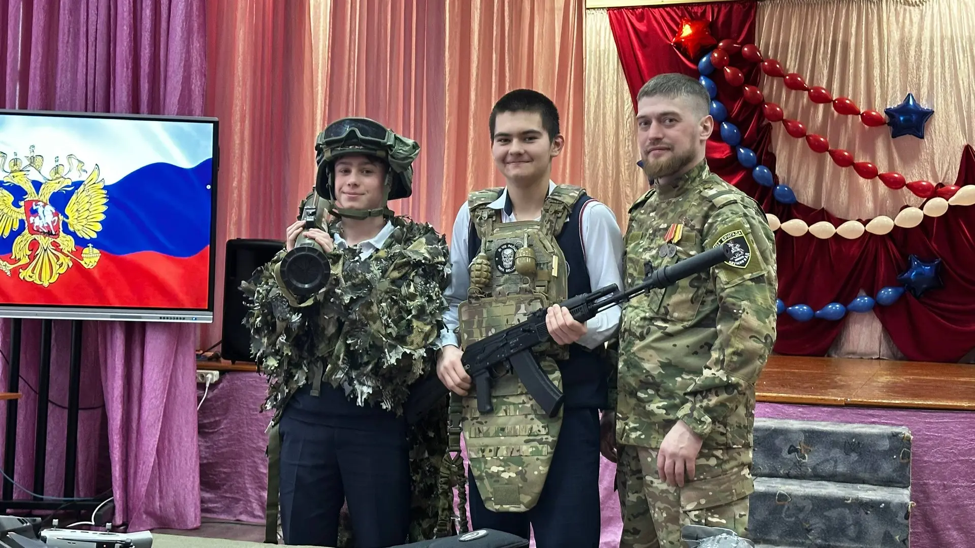 💥💥💥Живая история: участник СВО провел Урок мужества для восьмиклассников . 🇷🇺В преддверии Дня защитн