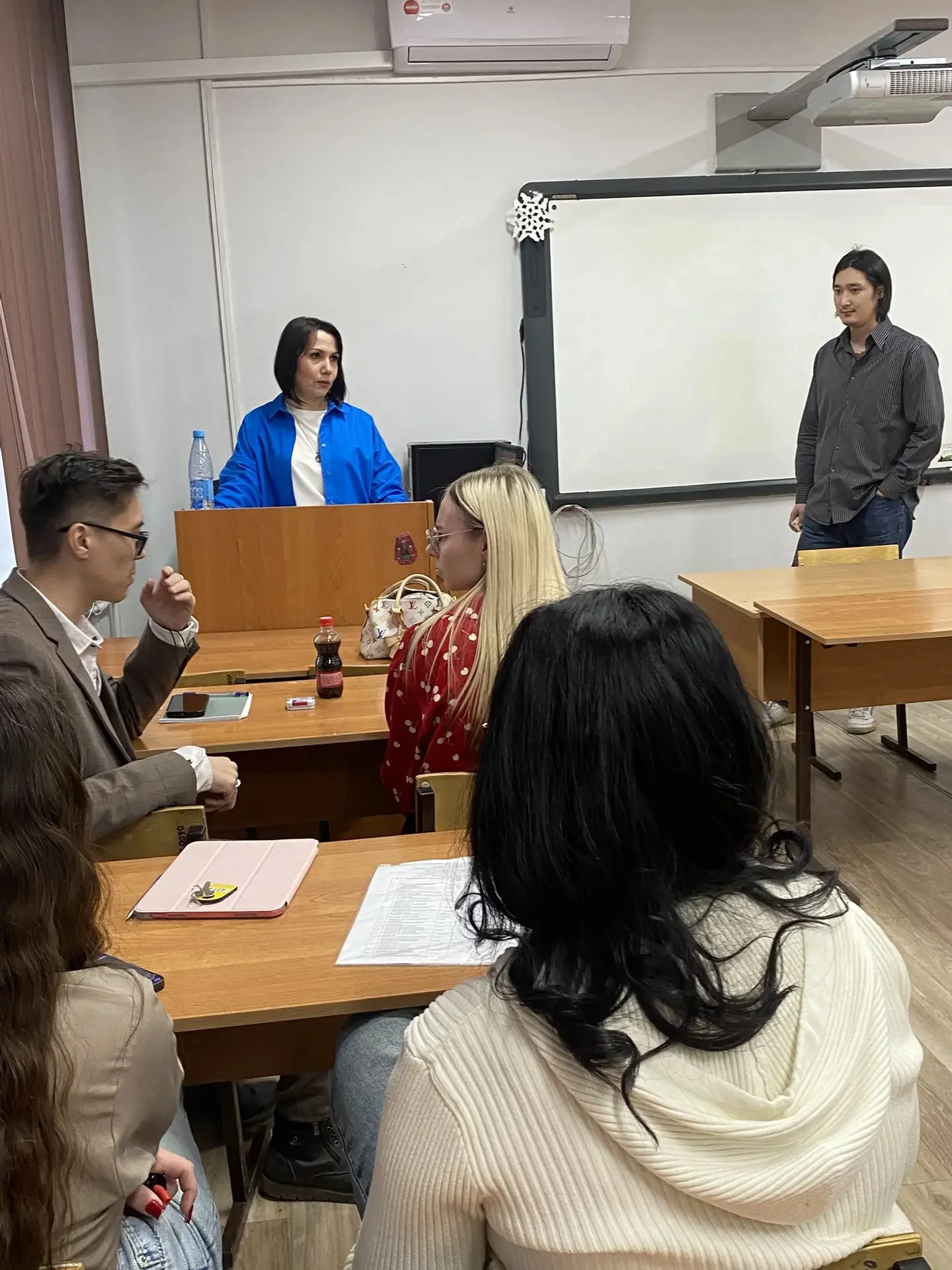 Завершила курс кризисной психологии для будущих клинических психологов.