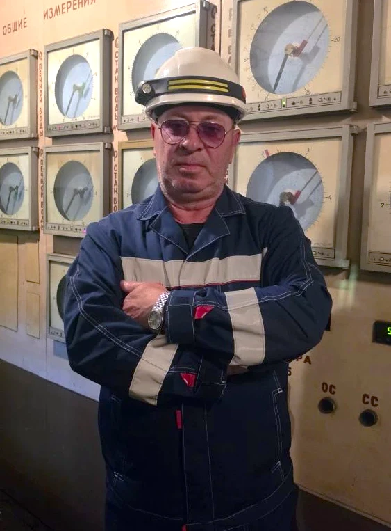 Пришел на АМК 42 года назад и остался навсегда