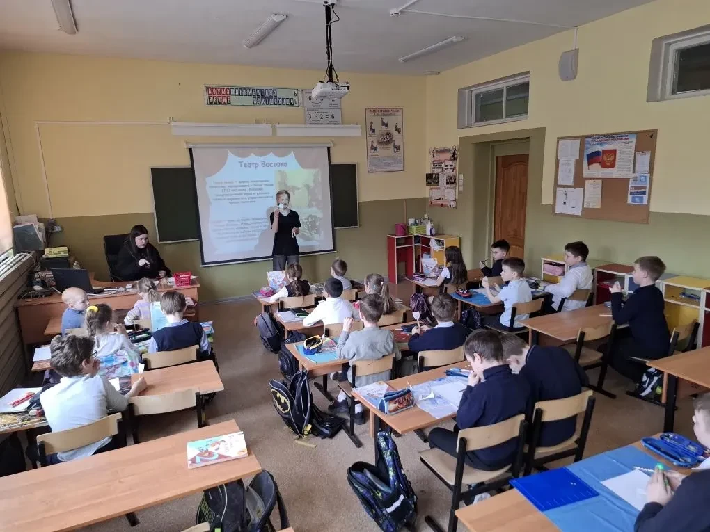 🎭 27 марта — Международный день театра! 🎭 В преддверии праздника куратор Движения Первых Елена Мицке