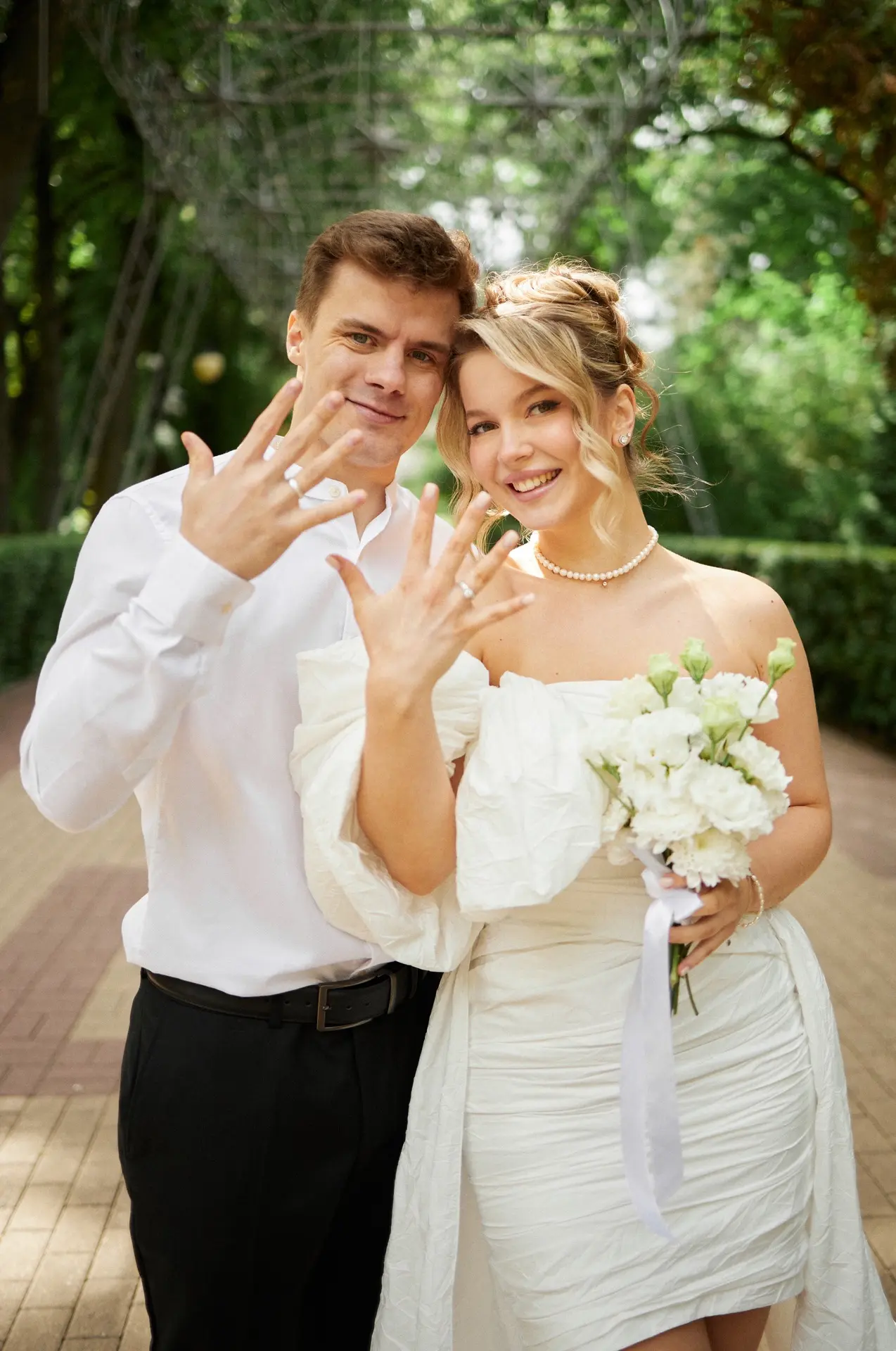 💍В жизни нападающего нашей команды Александра Жабреева произошло прекрасное событие!

Хоккейный клу