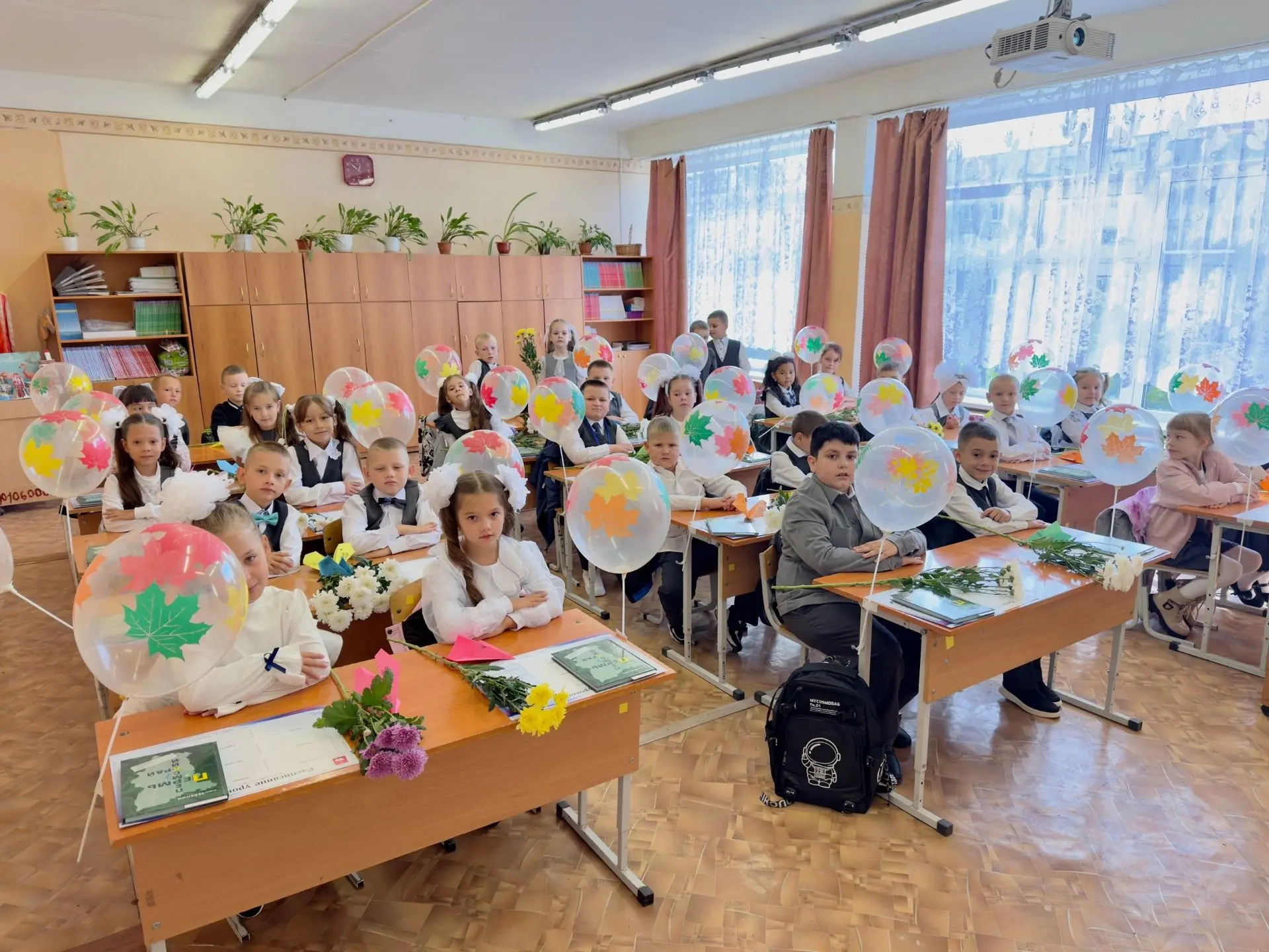 ☀️1 сентября отмечается важный праздник "День Знаний" и в этот праздник вместе с выпуск...
