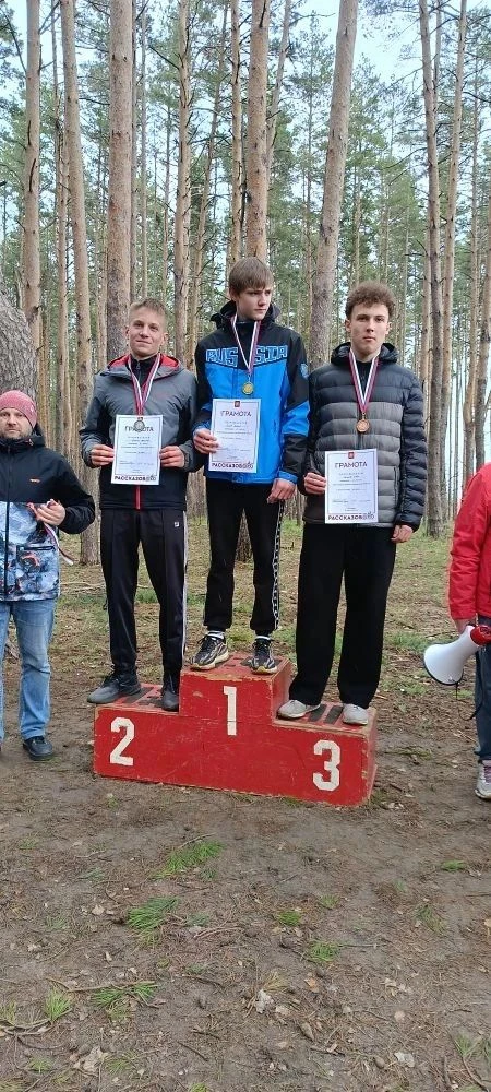 Сегодня ученики нашего корпуса приняли участие в городском весеннем легкоатлетическом кроссе. Соревн