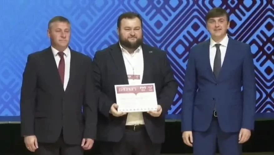 Педагог из КЧР вошел в 20-ку лучших на конкурсе «Учитель года России - 2026»