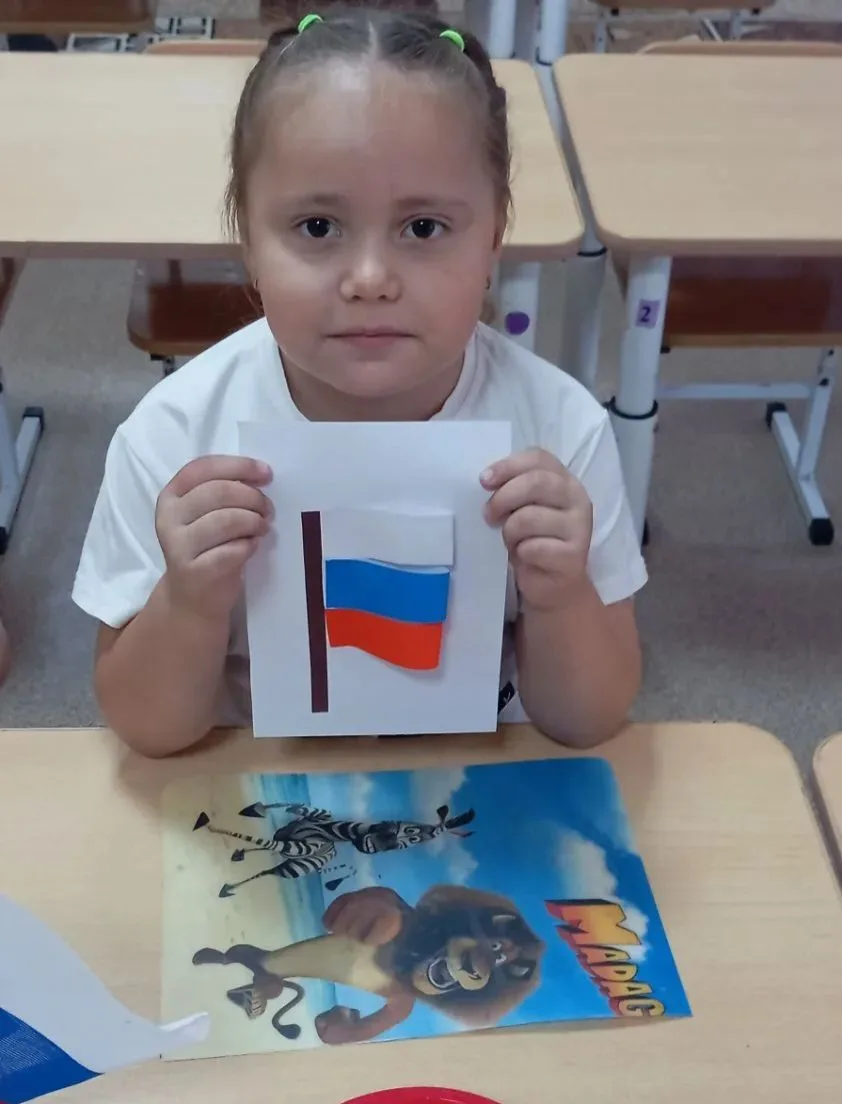 🤍💙❤️Ребята из группы «Теремок» присоединяются к тёплым поздравлениям с Днём флага Рос...