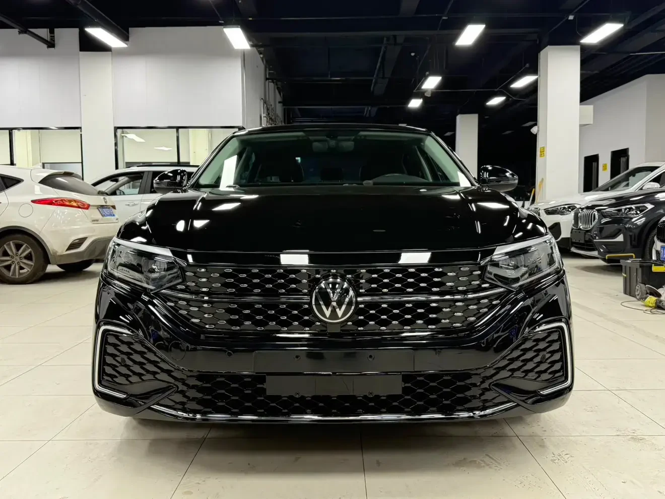 🇨🇳АВТО ИЗ КИТАЯ

 🦘Volkswagen Passat 280TSI Starry Sky Elite Edition

 Год выпуска: 2023-05
 Двиг