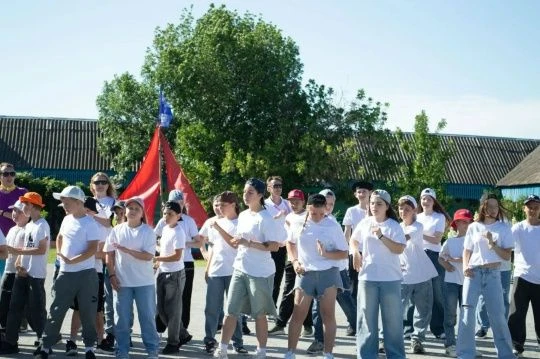 Вера Анатольевна АВАКОВА, советник директора по воспитанию, сейчас на интересной смене в лагере РОВЕ