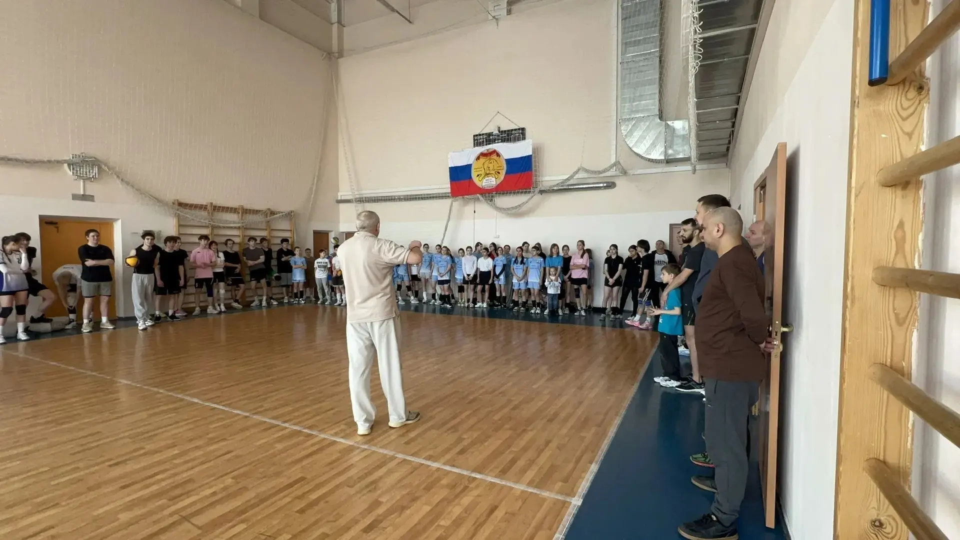 🏆🌷🏐 7 марта на базе МАОУ «Школа 16» прошел турнир по волейболу, посвященный Международному Женскому 
