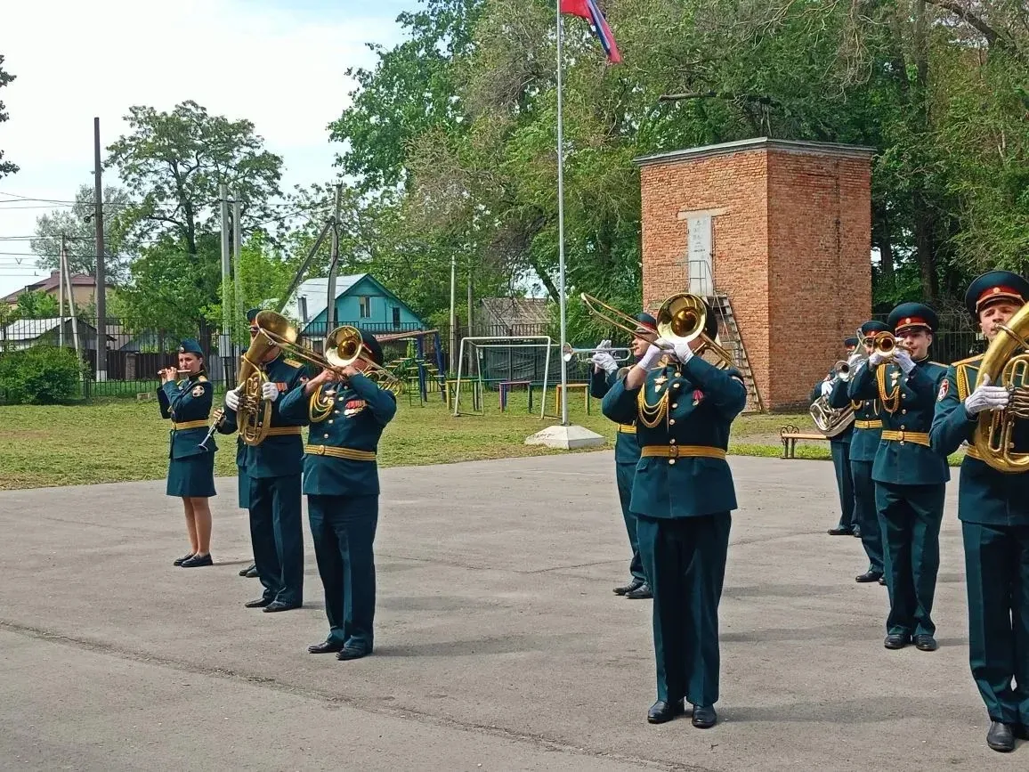 Двойной праздник в нашей школе! 🎺🇷🇺