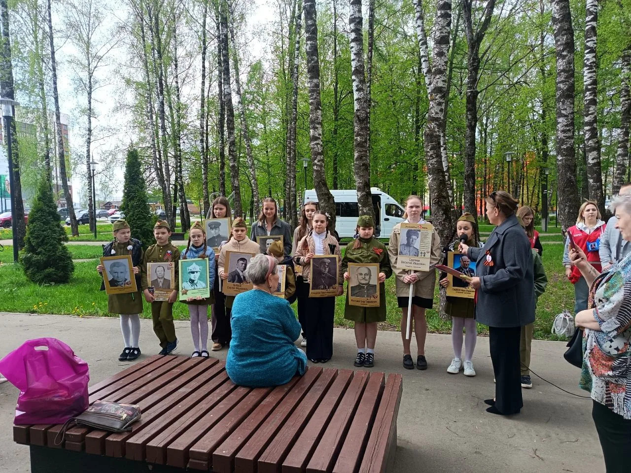 🙏 Вот уже несколько лет "Фронтовая бригада" радует Ветеранов...