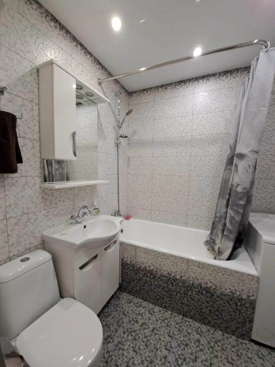 #ЯЛТА ул Васильева  Принимаю бронь на лето. 2 к.кв.Васильева Город Ялта  +79786803792