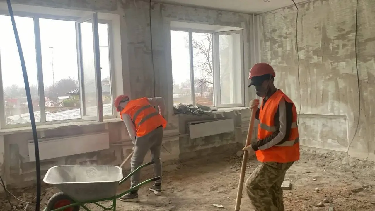Продолжается капитальный ремонт Северо-Осетинского педагогического колледжа   В 2025 году завершился