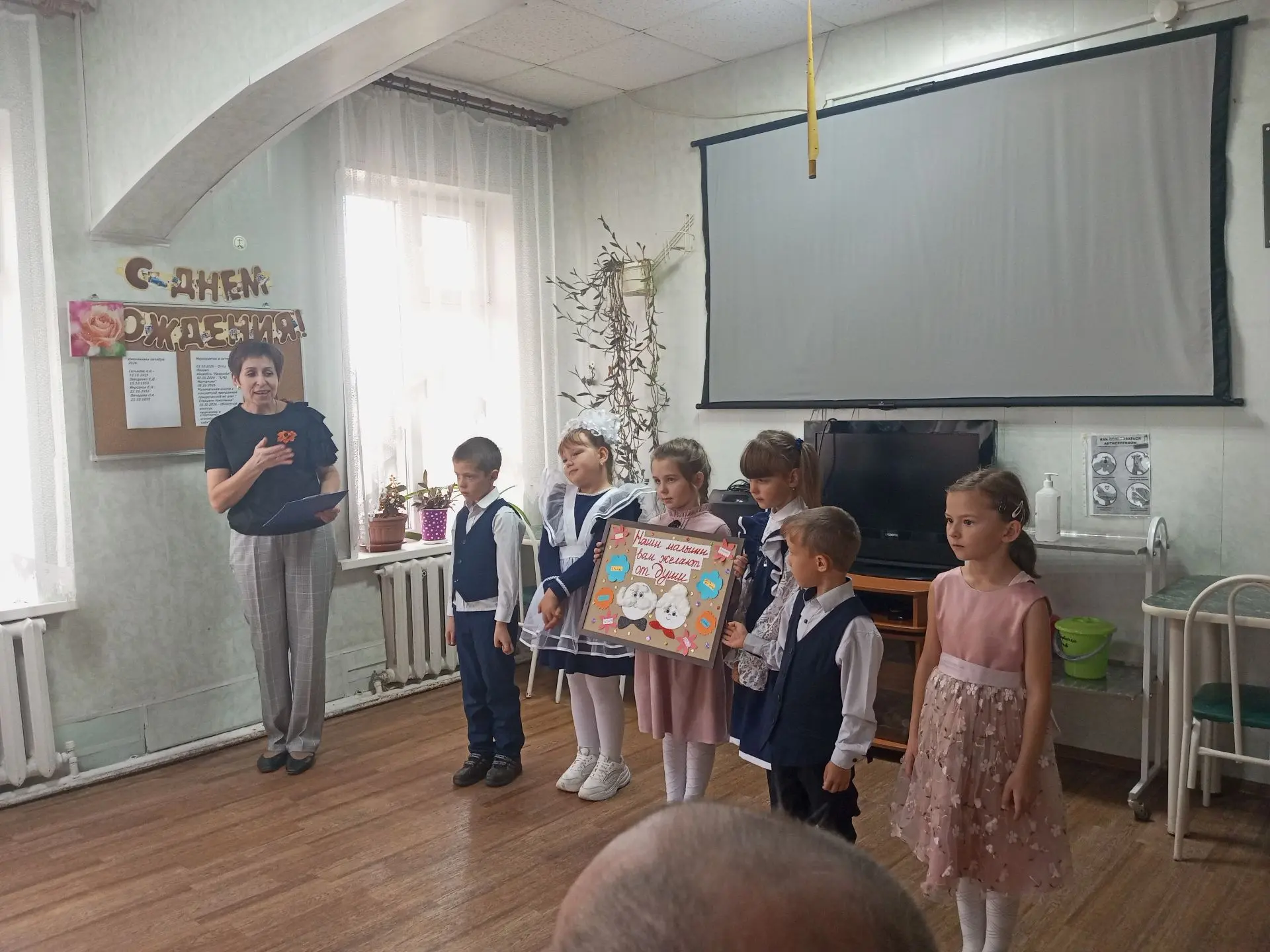 С концертом — к бабушкам и дедушкам 🌸