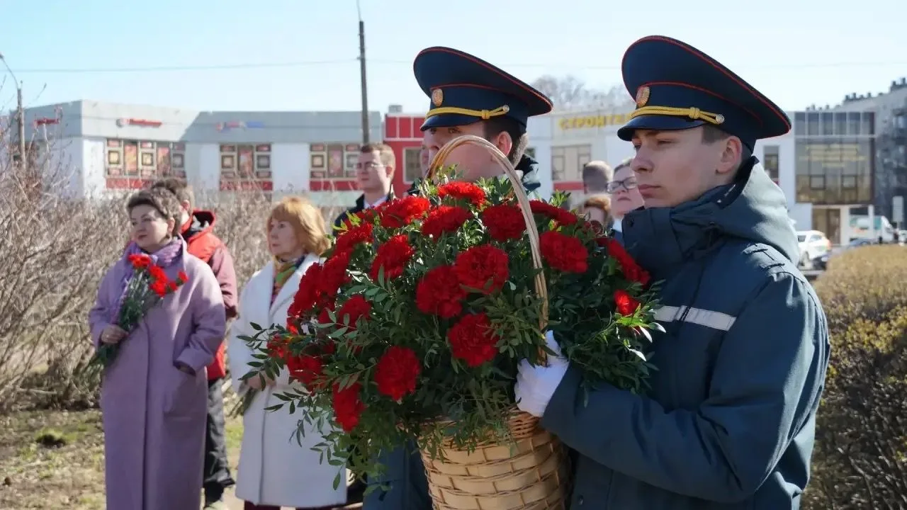 10 апреля у закладного камня на Аллее Победителей состоялась встреча, приуроченная к Ме...