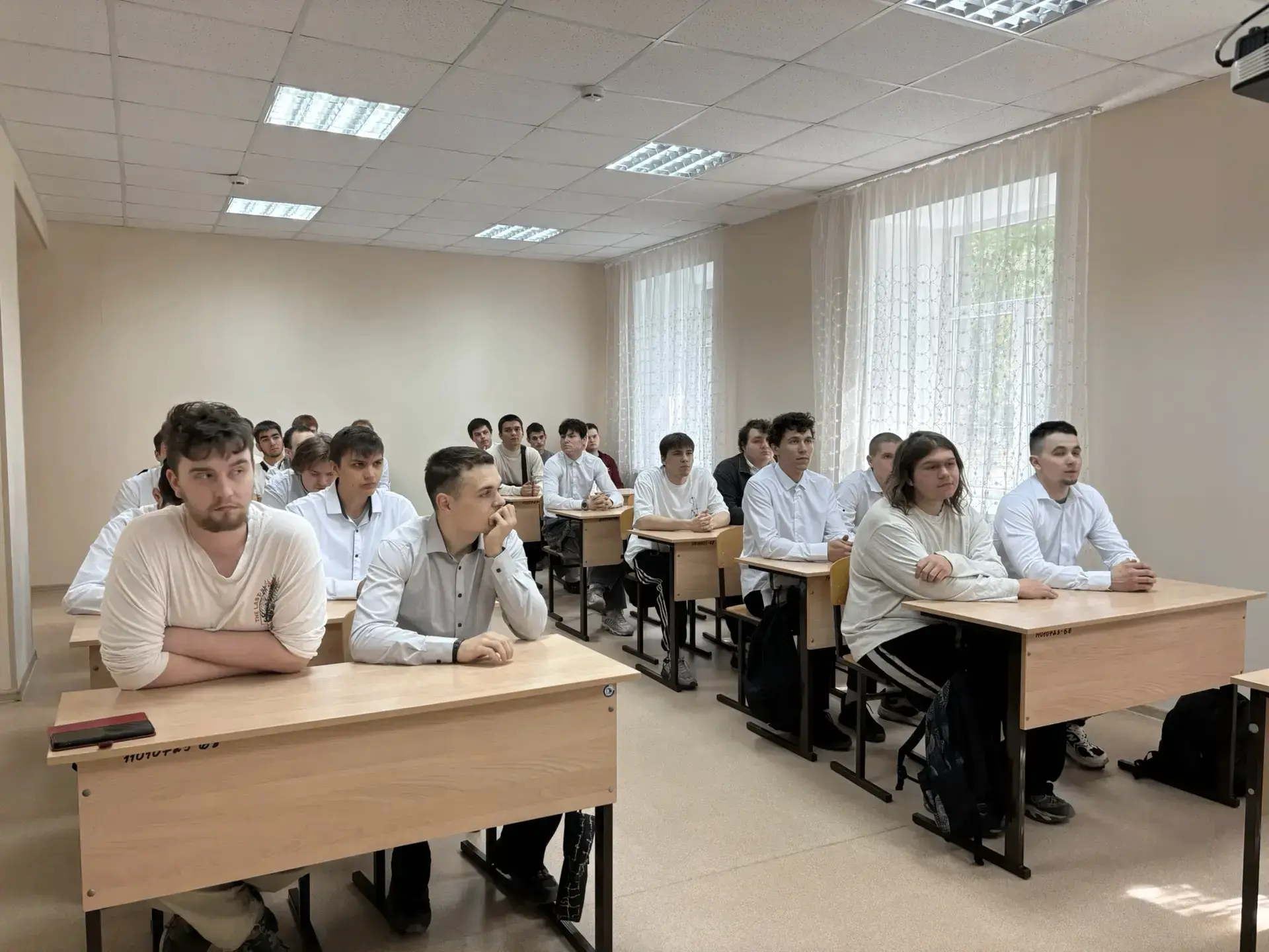 В Сосногорском технологическом техникуме состоялась профориентационная встреча студенто...