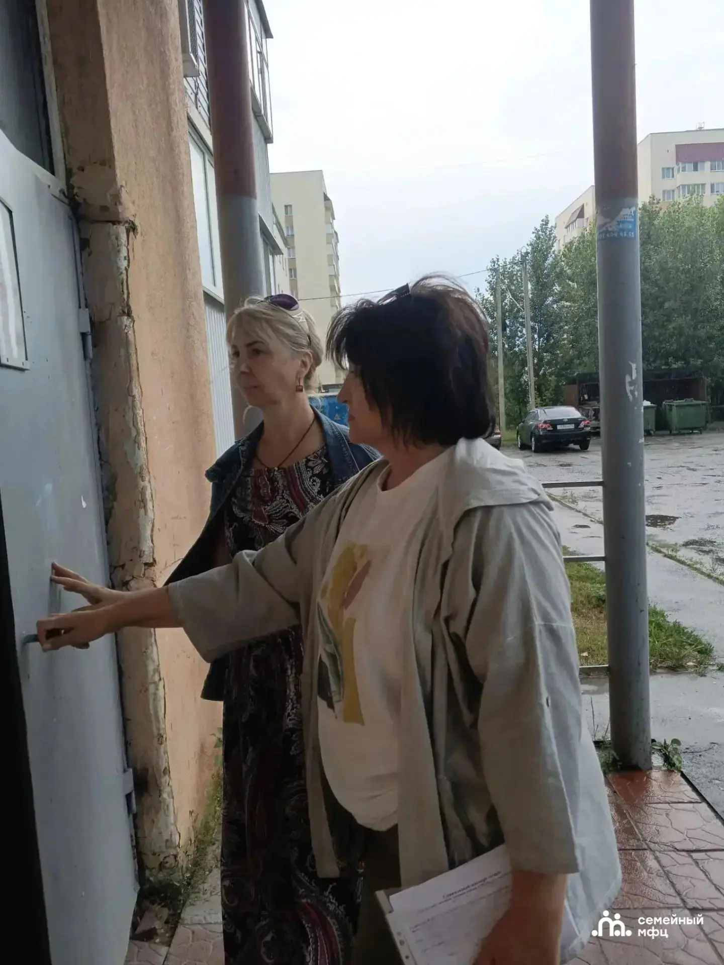 Cпециалисты Семейного МФЦ ГБУ ПО "КЦСО Железнодорожного района города Пензы" совместно ...