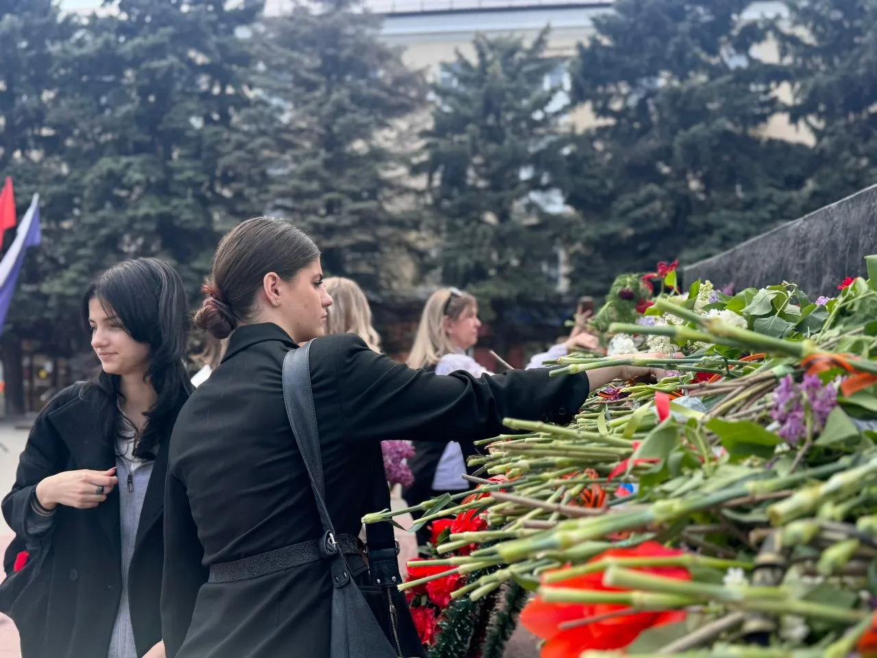 С Днём Победы! Мы помним! Мы гордимся🎗️!   Сегодня обучающиеся нашего лицея вместе с классными руков