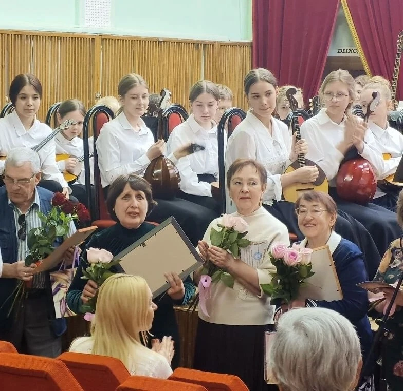 🎶 С юбилеем, детский оркестр!   В Детской музыкальной школе №1 состоялся праздничный концерт детског