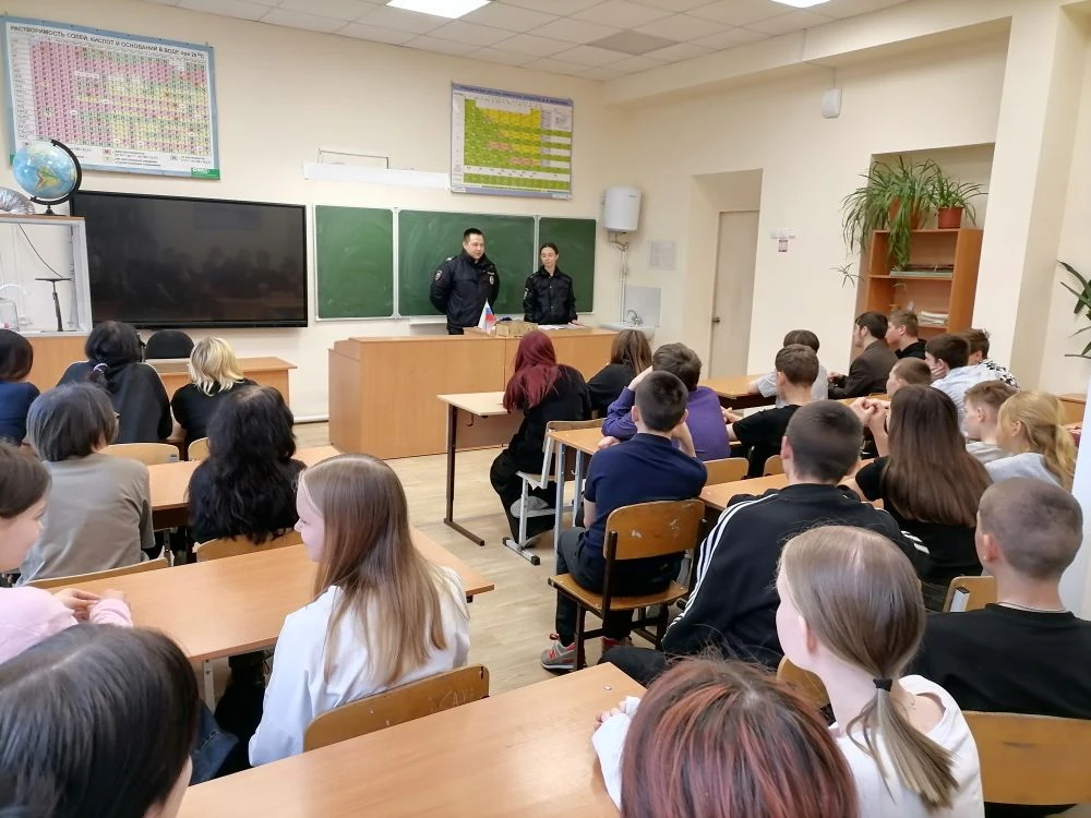 Безопасность на дорогах и в жизни: важная встреча в школе