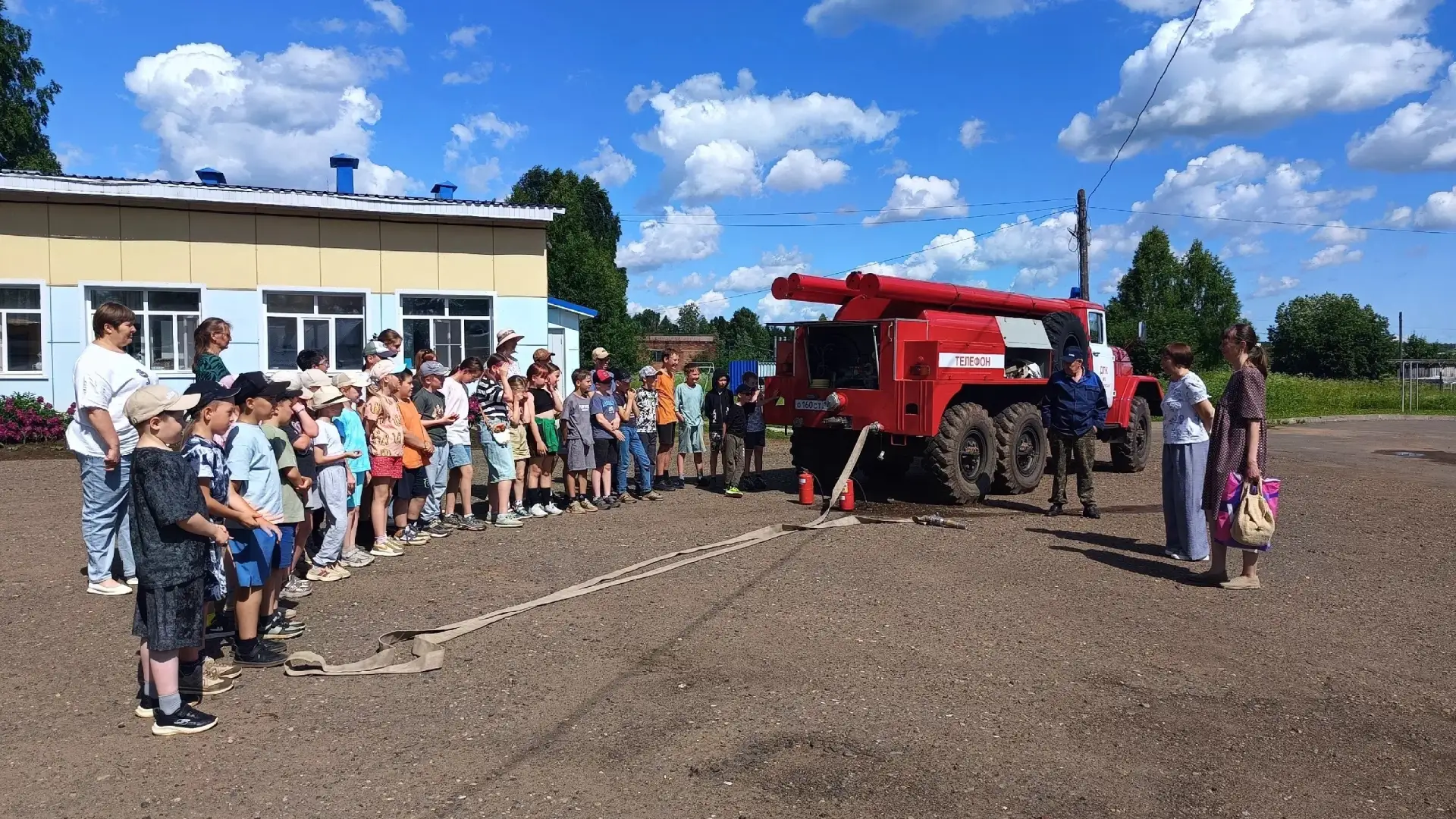 🚨 ДЕНЬ БЕЗОПАСНОСТИ: как это было! 🚒👮‍♀️

Сегодняшний день в нашем пришкольном лагере прошёл под 