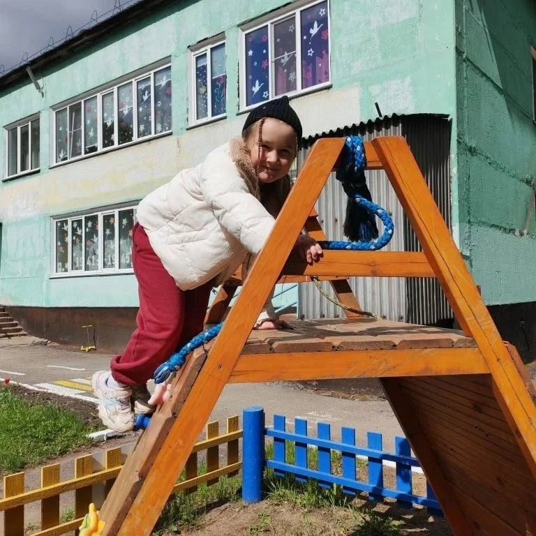 Подвижная активность - это естественная потребность  детей, необходимая для гармоничног...