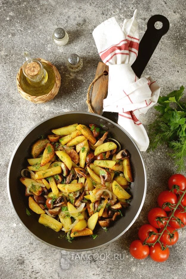 🍽 ЖАРЕНАЯ КАРТОШЕЧКА С ГРИБАМИ😇