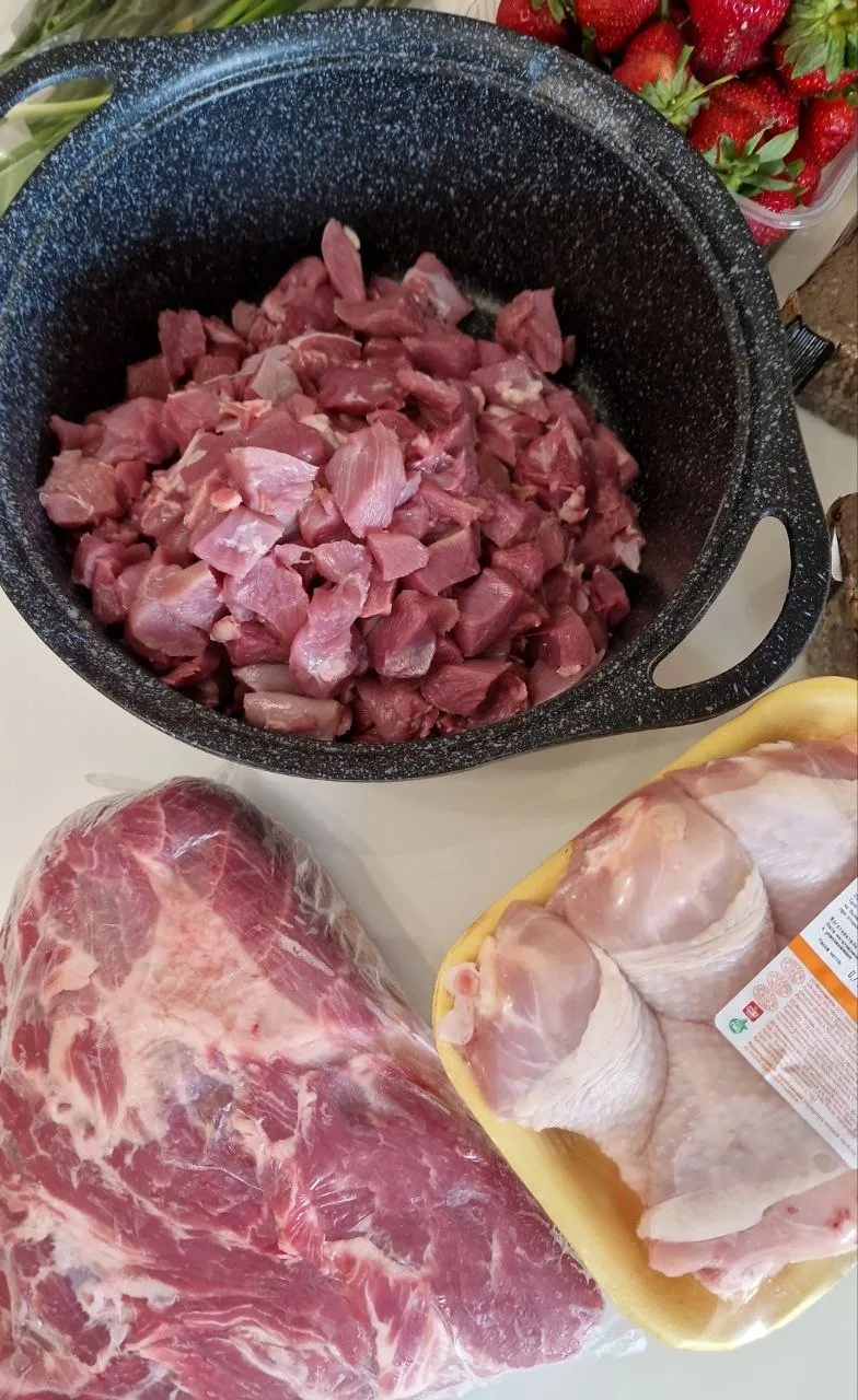 40 порций мяса за 1,5-2 часа
Вчера был день заготовок, и у нас есть свой налаженный регламент, чтобы