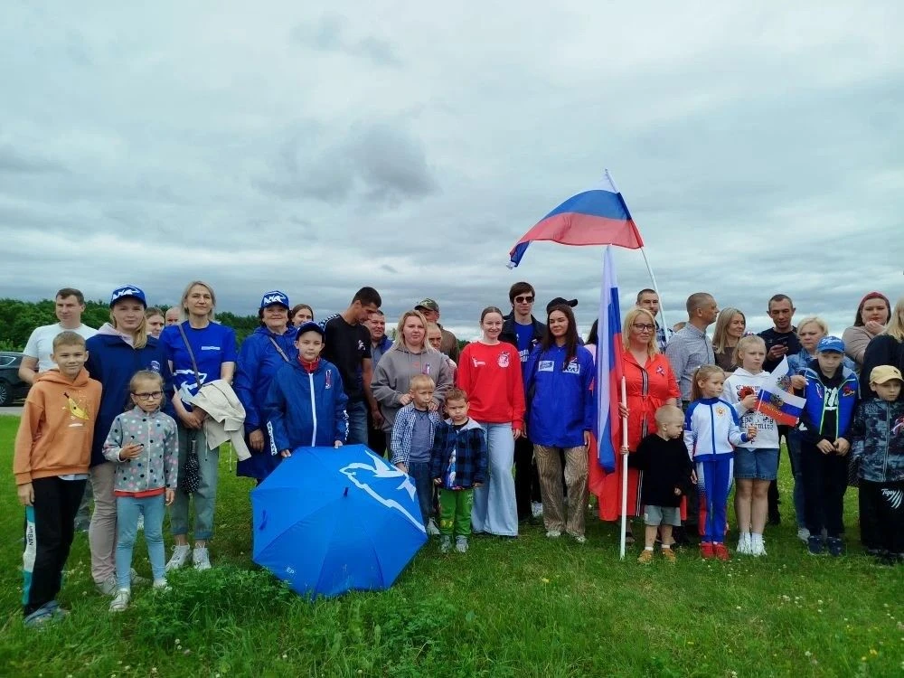 🇷🇺В Пскове прошёл патриотический автопробег в честь Дня России!

Партийцы присоединились к яркой к