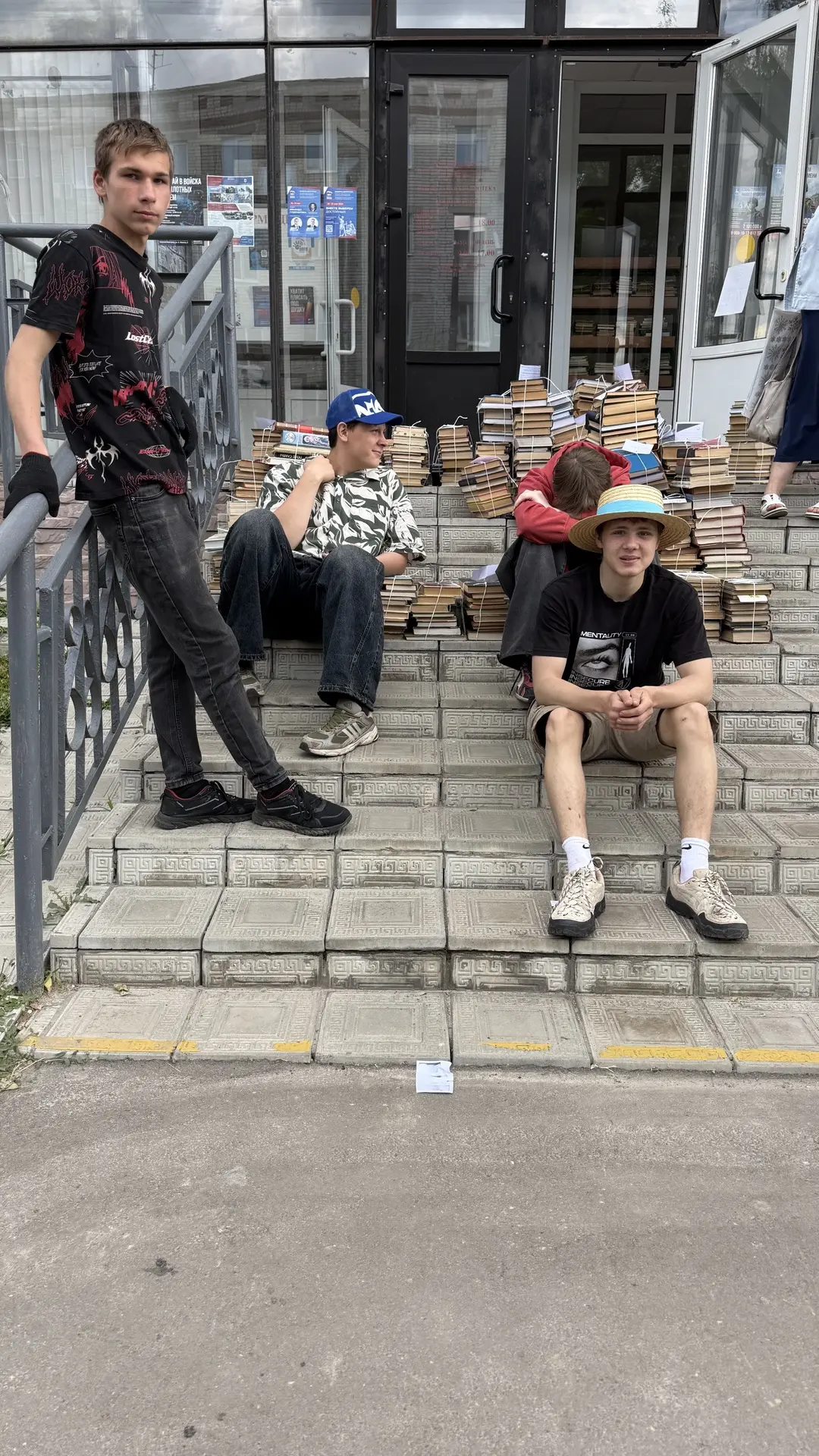 Сегодня мы отмечаем День молодёжи. И в этот день особенно хочется поблагодарить тех молодых людей, к