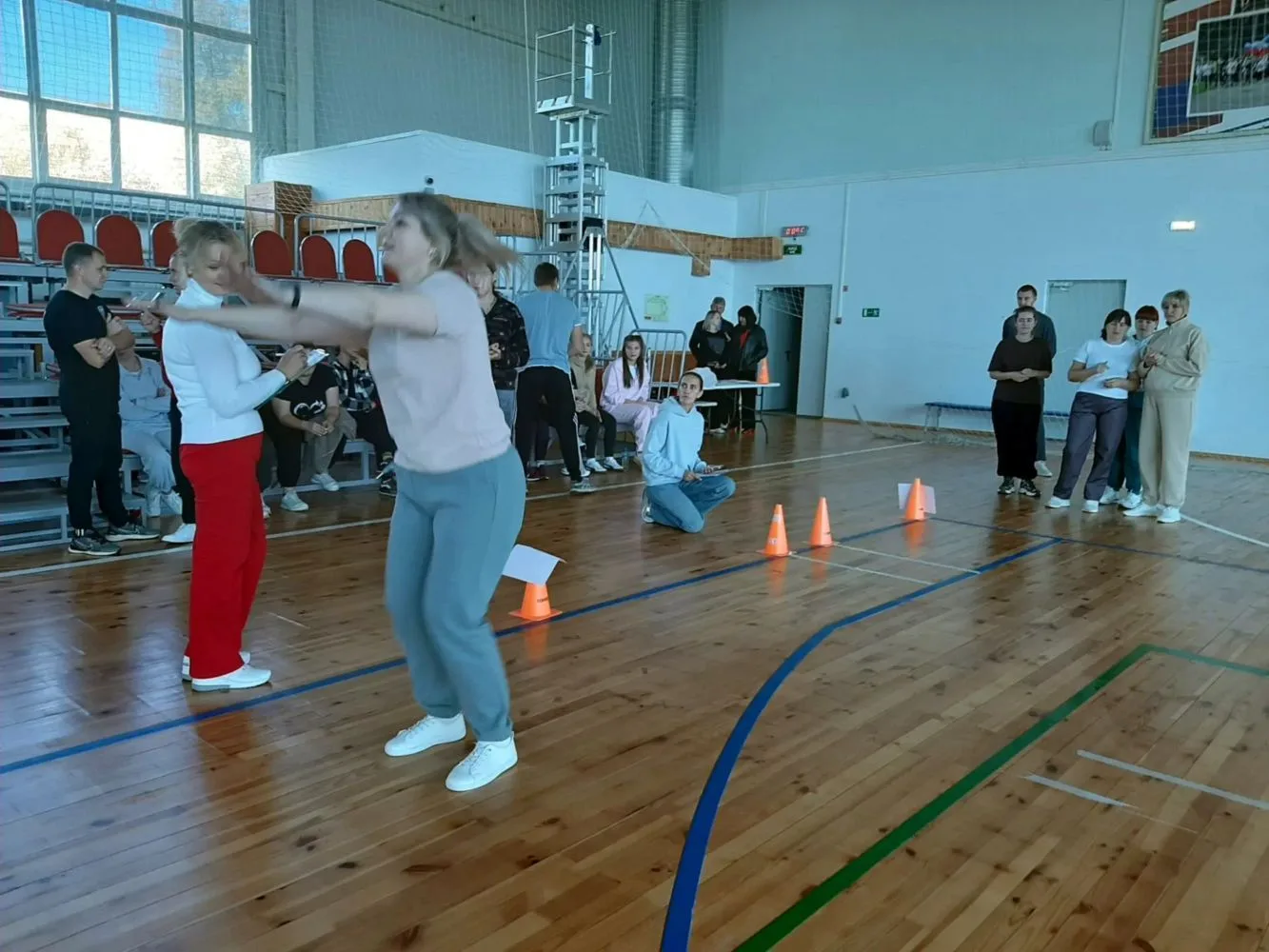 Сегодня в физкультурно-оздоровительном комплексе Фатежа прошёл фестиваль ГТО, посвящённ...