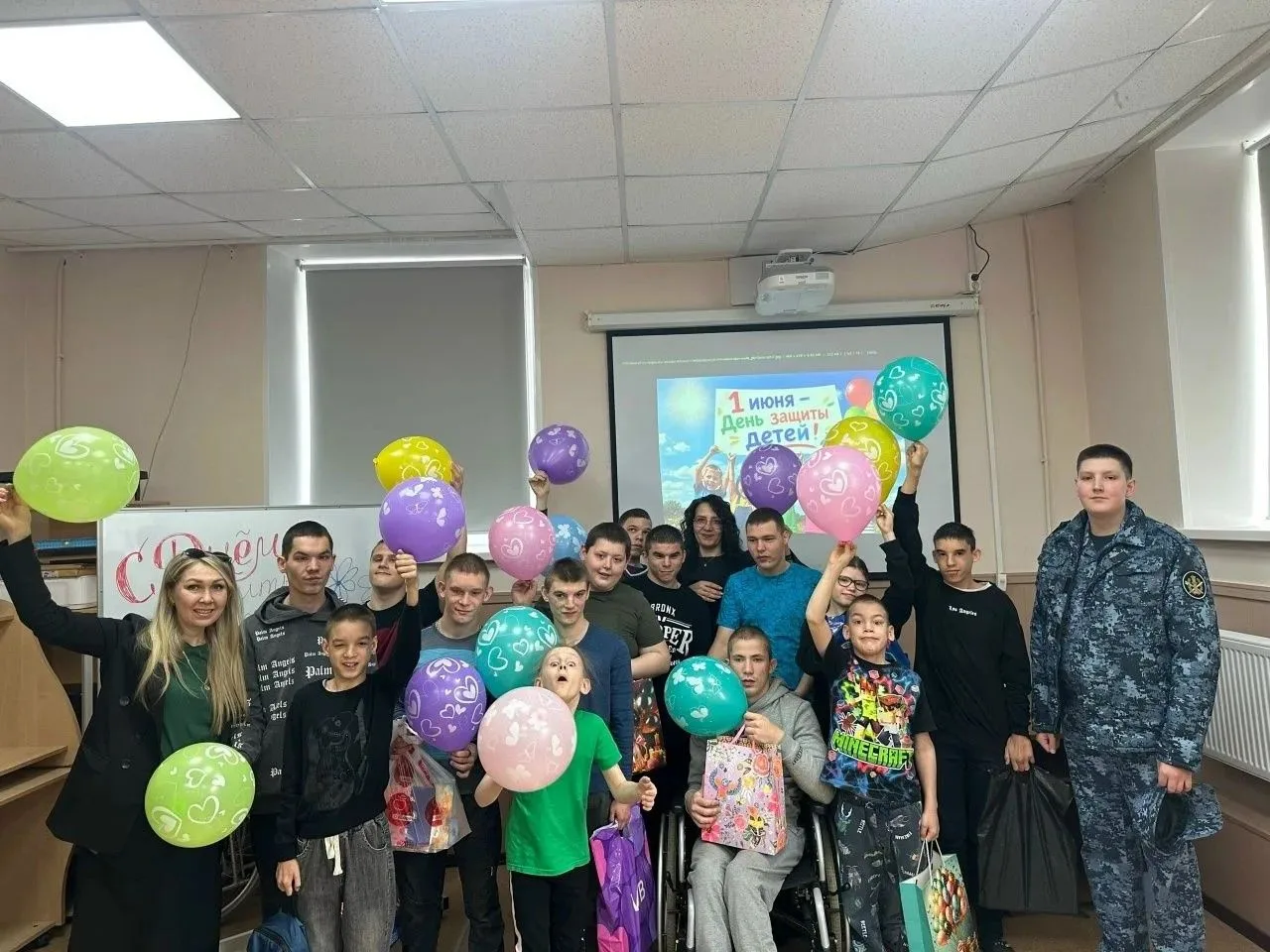 ДЕНЬ, ПОЛНЫЙ РАДОСТИ!
Сегодня в нашей школе‑интернате было особенно тепло и радостно — к нам загляну