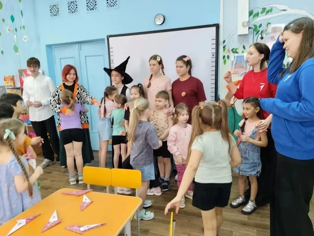ТИКИ-БУМ💥  ⚡31 марта активисты Совета Первых Гимназии стали участниками акции «Орлята дошколятам» и 