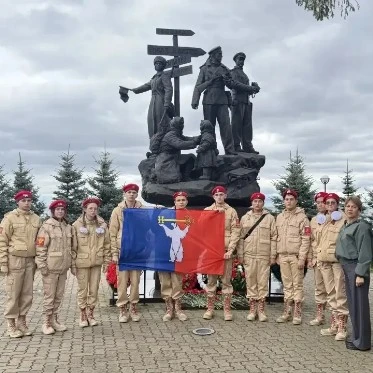 Лучший отряд юнармейцев Норильска отправился в поощрительную поездку в Санкт–Петербург