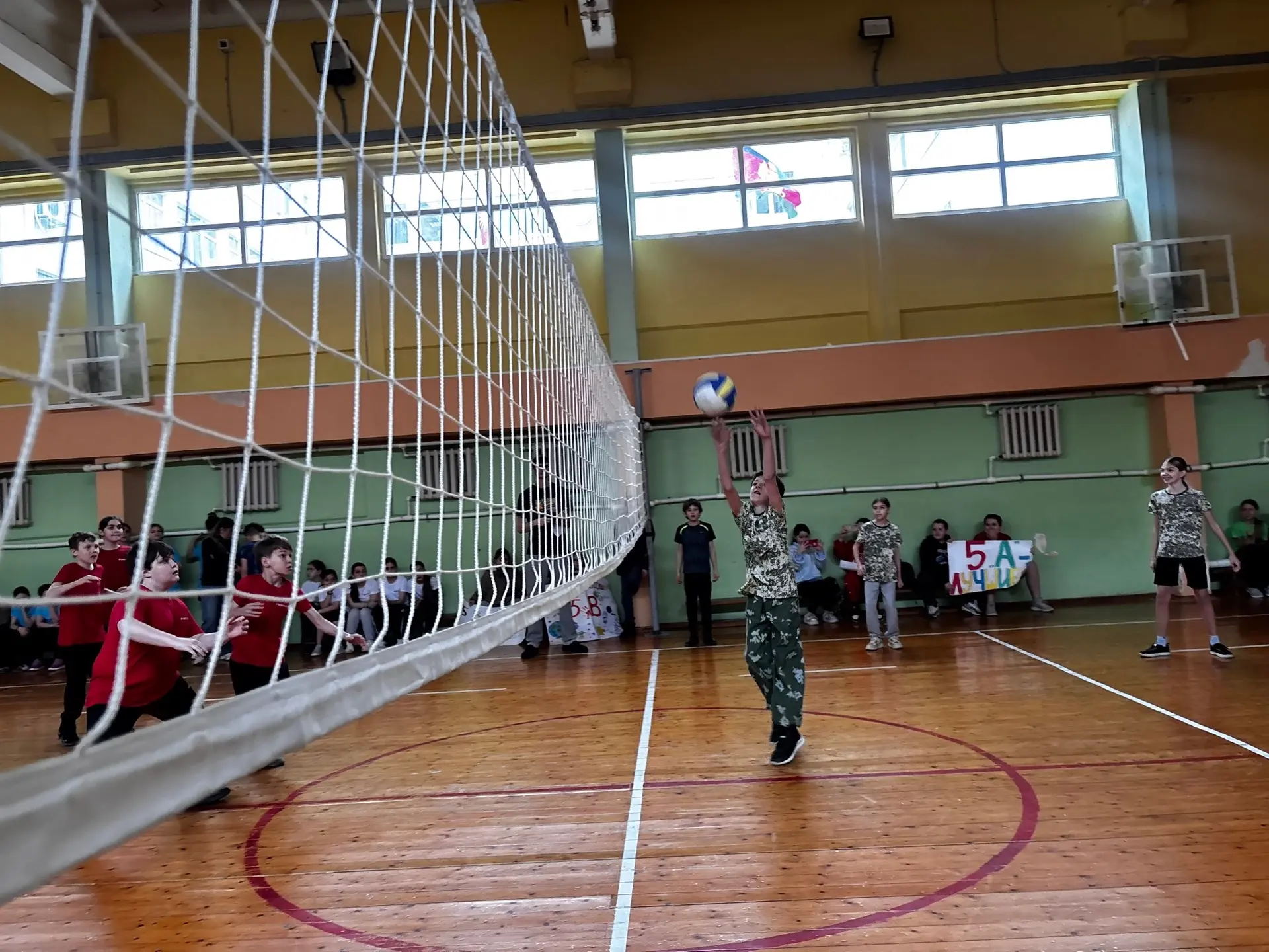 Спортивные каникулы в школе №4! 🏐⚡  Сегодня в нашей школе прошло мероприятие «Спортивные каникулы: п