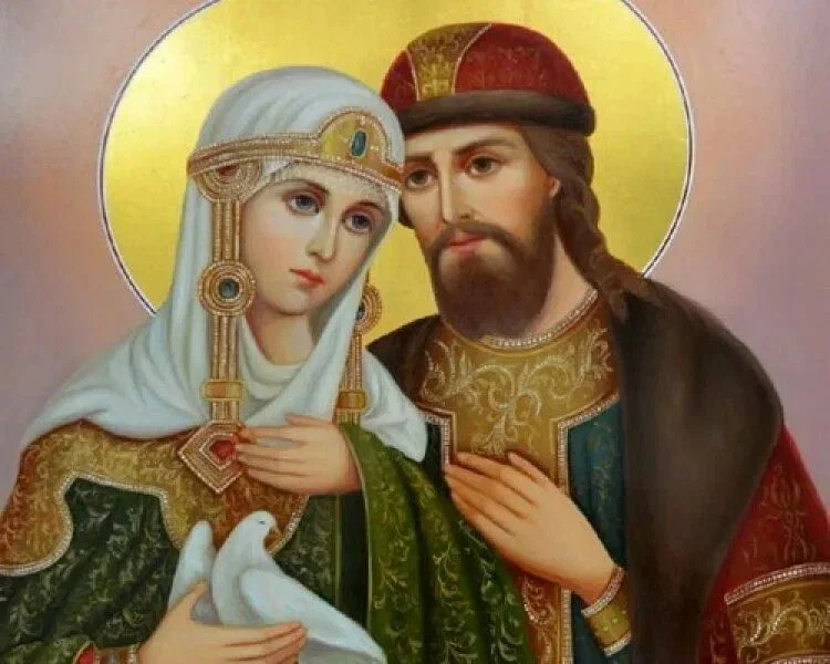 Друзья, поздравляю вас с Днём семьи, любви и верности — праздником, который возвращает нас к самому 