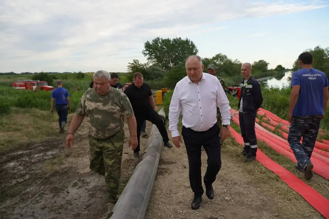 В Крымском районе продолжают ликвидировать последствия прорыва дамбы