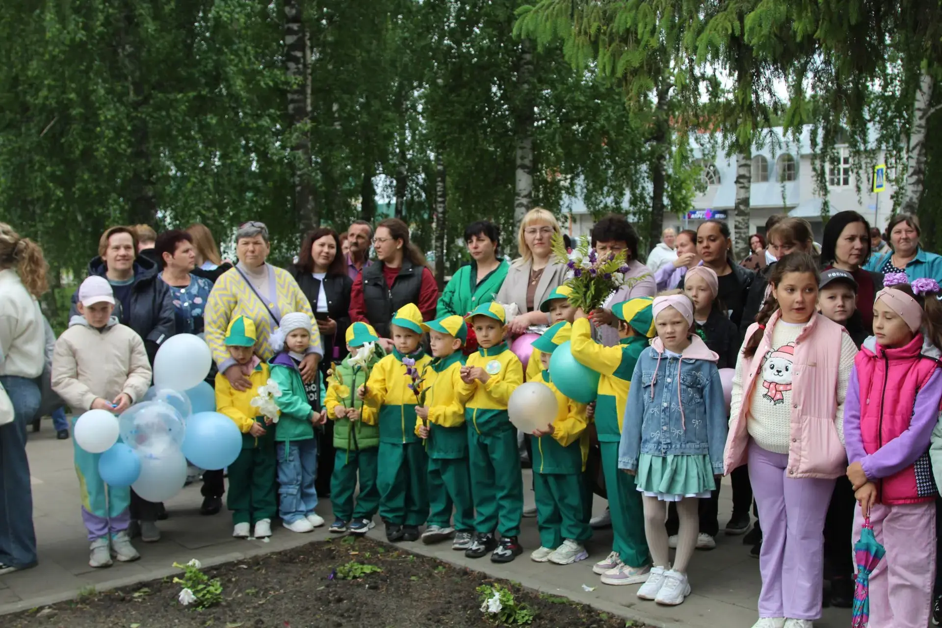 В первый день лета отмечается международный праздник – День защиты детей. Это весёлый и...