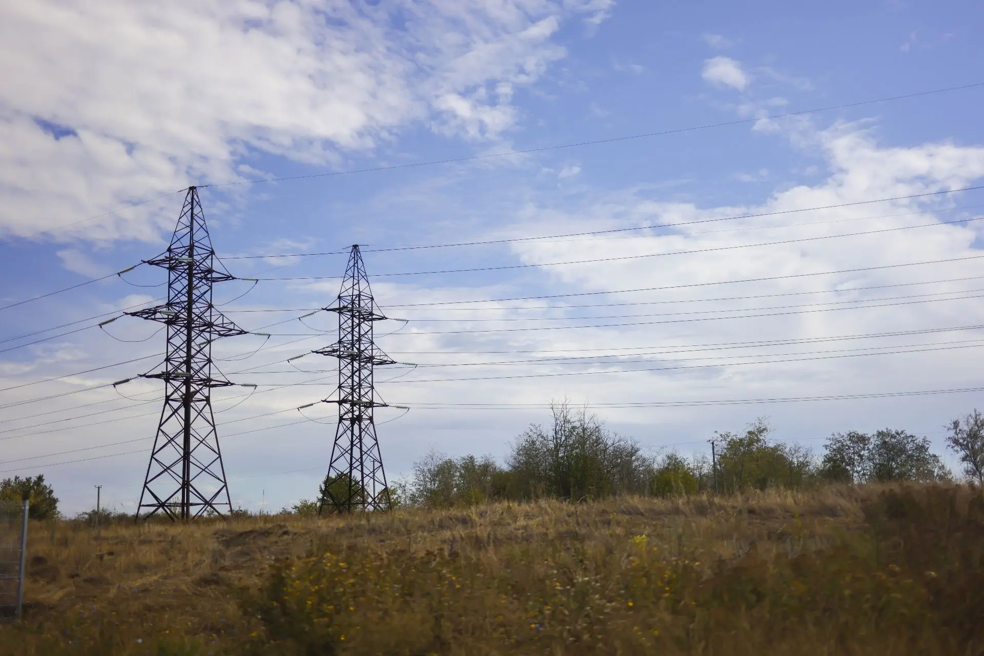 ⚡ Энергетики провели испытания систем плавки льда на ЛЭП в Ростовской области