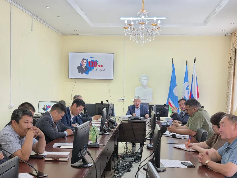 УЛУУС БАҺЫЛЫГЫН ПЛАНЕРКАТЫТТАН СОНУННАР

Бүгүн, бэс ыйын 15 күнүгэр, улуус баһылыга Юрий Слепцов аас